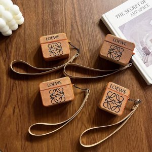 【2023新作】 人気 LOEWE / ロエベ AirPods 1/2/3世代 ケース 芸能人愛用 AirPods Pro/Pro2 ファッション ブランド [#ls2023091113]