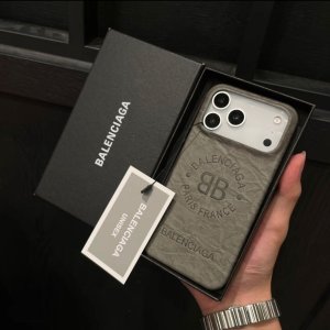 Balenciaga / バレンシアガ iPhone 18/18 Pro/18 Pro Max/17/17 Pro/17 Pro Max/16/15/14/13/12 ケース 人気芸能人愛用 ブランド お洒落高級 [#case2026012]