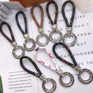 LOUIS VUITTON (ルイ・ヴィトン) モノグラム サークル アニマル チャーム キーホルダー キーリング 飾り 鞄飾り 芸能人愛用 財布飾り プレゼント勧め 海外通販 送料無料[#11147]