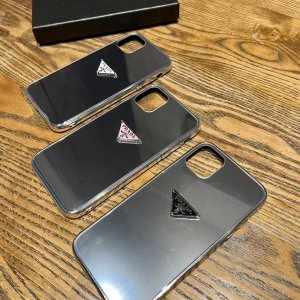 【プラダ】 PRADA iPhone 14 plus/14 Pro/14 Pro Max/13/13 Pro/13 Pro Max/12mini/12 Pro/12 Pro Max/11/XR/XS/XS MAX/8/7/6 ケース 芸能人愛用[#pra2021120311]