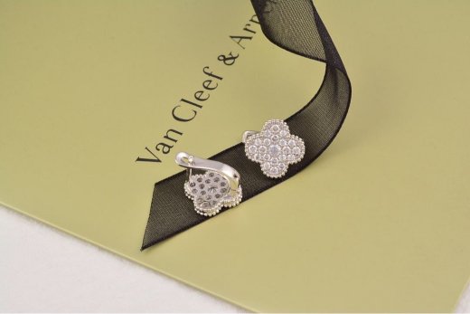 人気 新作 ブランド Van Cleef & Arpels / ヴァンクリーフ&アーペル ピアス レディース 芸能人愛用 [#vcaear001]