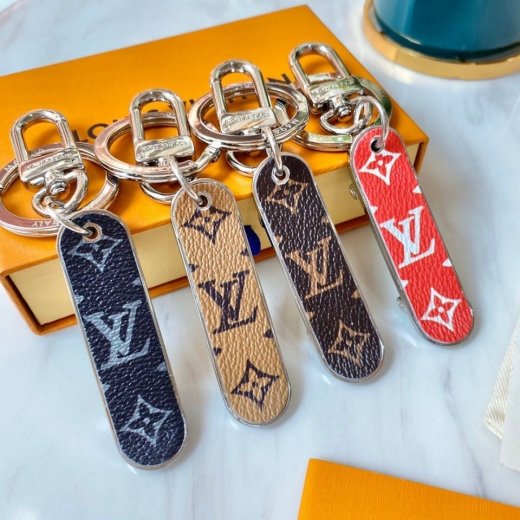 (ルイヴィトン) ルイ・ヴィトン キーリング LOUIS VUITTON ヴィトン キーホルダー LV ポルト クレ・ドラゴンヌ モノグラム 送料無料[#1223]
