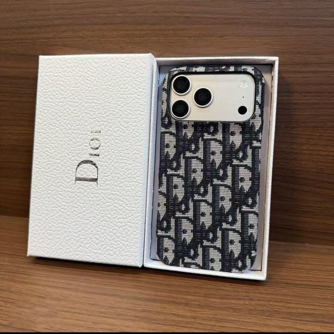 最新アイテム DIOR / ディオール iPhone 18/18 Pro/18 Pro Max/17/17 Pro/17 Pro Max/16/15/14/13/12 ケース 新作入荷[#case2026073]
